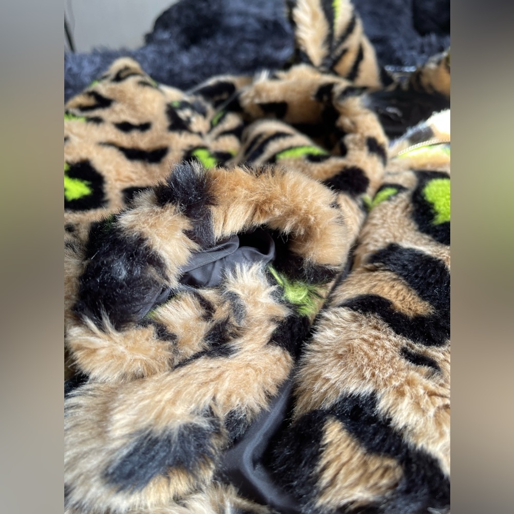 Leopard Jacket - Picture 3 of 4